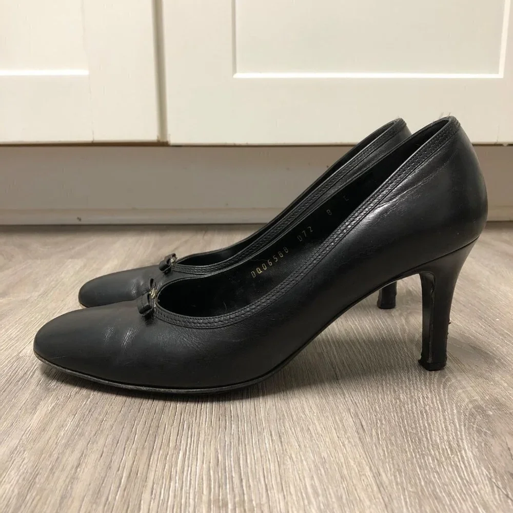 Salvatore Ferragamo Women's Size 8 C Black Leather Kitten Heels Classic Pumps